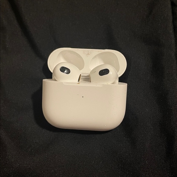 Apple White Earbud Headphones